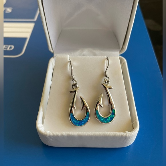 NEW in original box. sterling silver abalone detail boho beachy earrings - Picture 2 of 3